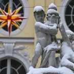Figuren, Schnee & Weihnachtsstern
